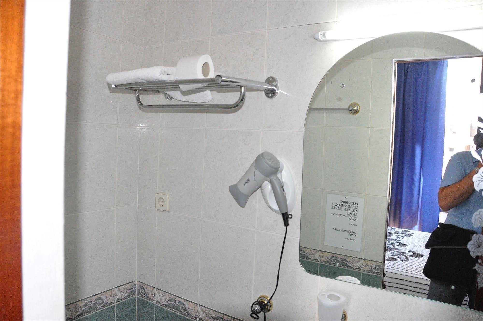 Hostal Miami Madrid Exterior foto